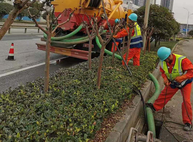 玉树市政管道清淤